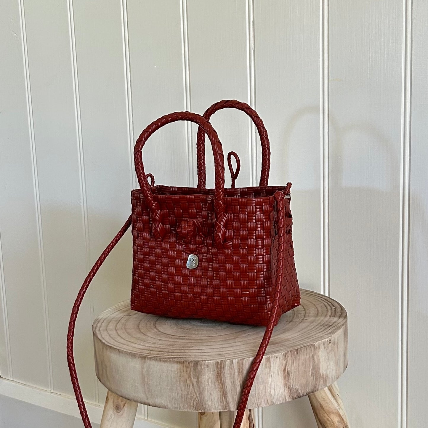 Saddle Bask - Maroon Dream